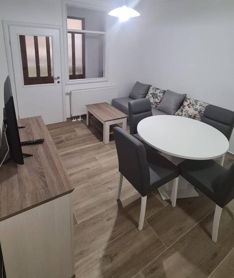 Apartman Otocac Appartamento Esterno foto